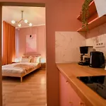 Elegant On Magheru Boulevard - The Art Of Living Simply