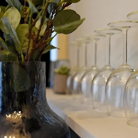 Elegant On Magheru Boulevard - The Art Of Living Simply Appartement Bucarest