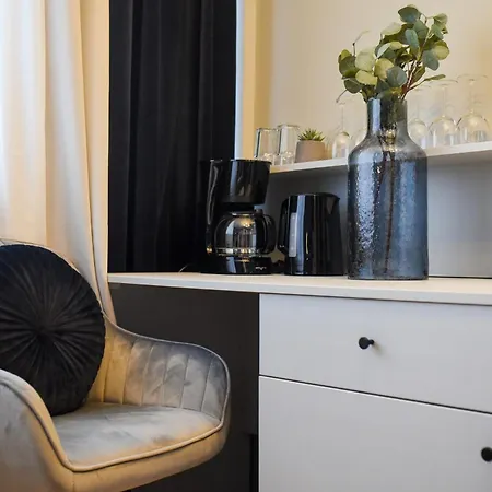 Elegant On Magheru Boulevard - The Art Of Living Simply *