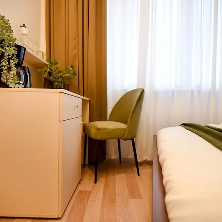 Elegant On Magheru Boulevard - The Art Of Living Simply *