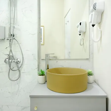 Elegant On Magheru Boulevard - The Art Of Living Simply