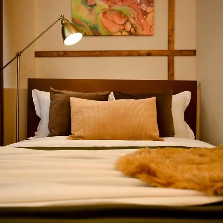 Elegant On Magheru Boulevard - The Art Of Living Simply דירה