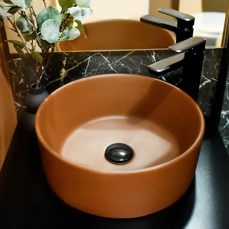 Elegant On Magheru Boulevard - The Art Of Living Simply * 布加勒斯特