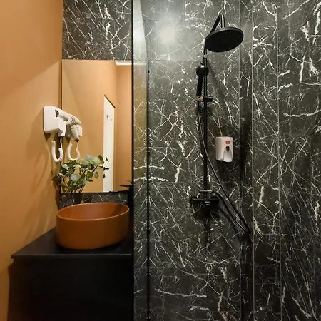 Elegant On Magheru Boulevard - The Art Of Living Simply * 布加勒斯特