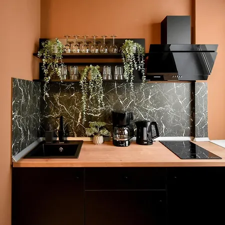 Elegant On Magheru Boulevard - The Art Of Living Simply 布加勒斯特