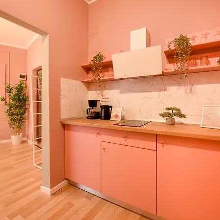 Elegant On Magheru Boulevard - The Art Of Living Simply Apartment