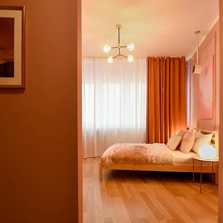 Elegant On Magheru Boulevard - The Art Of Living Simply Bucarest