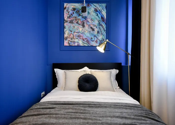 Elegant On Magheru Boulevard - The Art Of Living Simply *