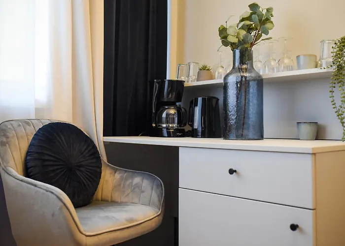 Elegant On Magheru Boulevard - The Art Of Living Simply *