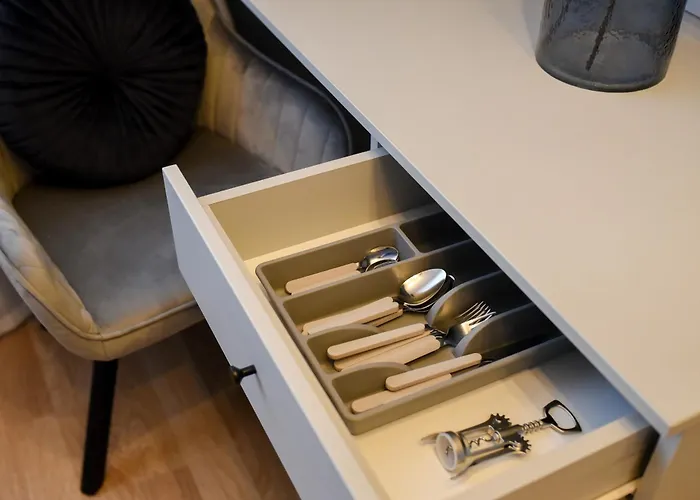 Apartament Elegant On Magheru Boulevard - The Art Of Living Simply *