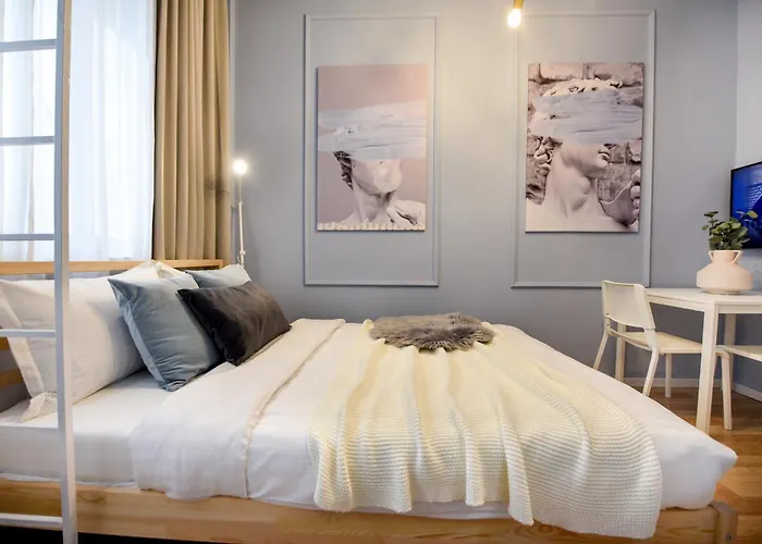 Elegant On Magheru Boulevard - The Art Of Living Simply *