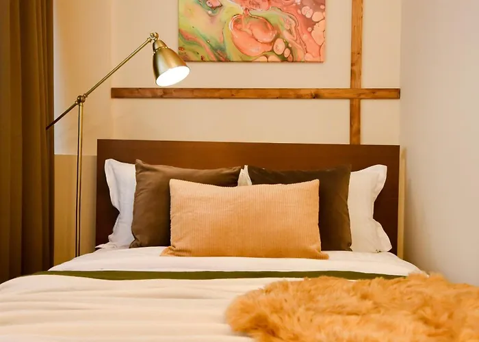 Elegant On Magheru Boulevard - The Art Of Living Simply * Bucureşti