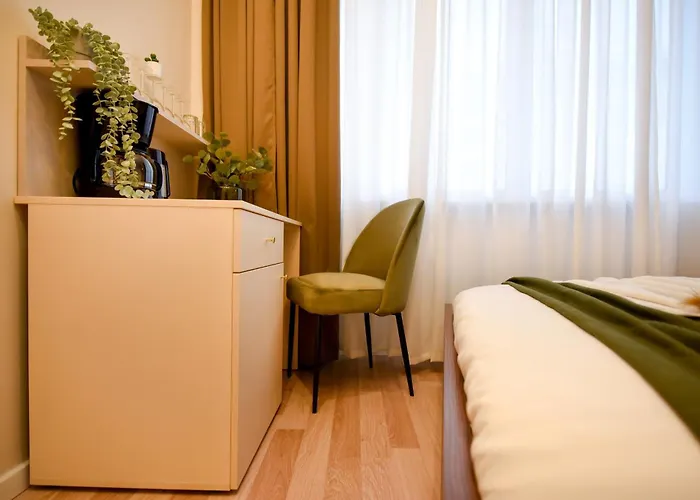 Elegant On Magheru Boulevard - The Art Of Living Simply *