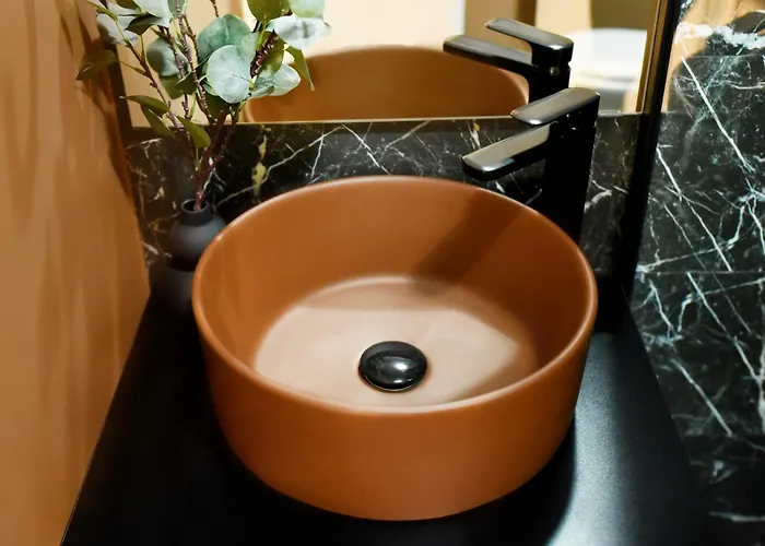 Elegant On Magheru Boulevard - The Art Of Living Simply * Bucureşti