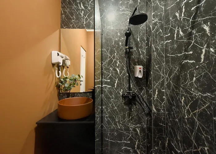 Elegant On Magheru Boulevard - The Art Of Living Simply * Bucureşti