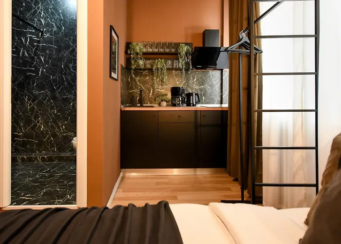 Elegant On Magheru Boulevard - The Art Of Living Simply *