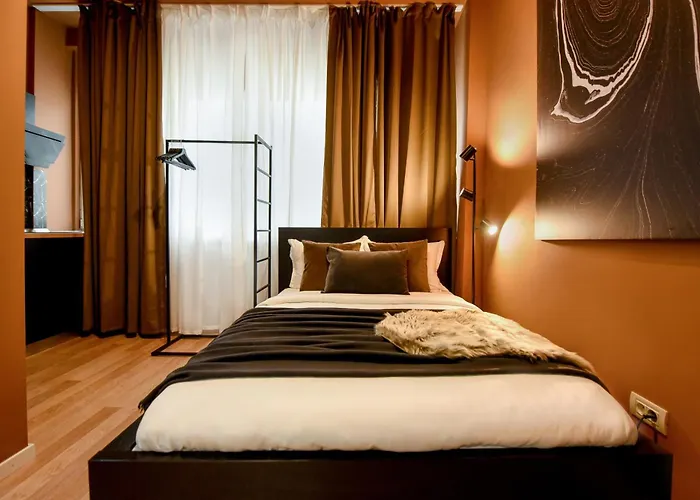 Elegant On Magheru Boulevard - The Art Of Living Simply Apartament *