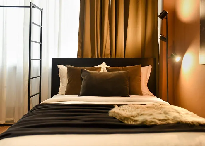 Elegant On Magheru Boulevard - The Art Of Living Simply * Bucureşti