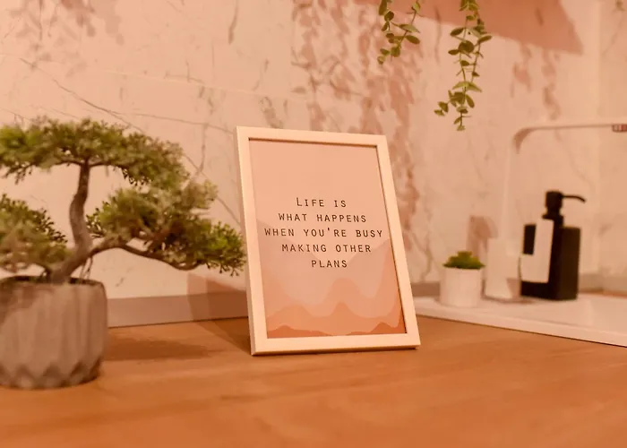 Elegant On Magheru Boulevard - The Art Of Living Simply Apartament *