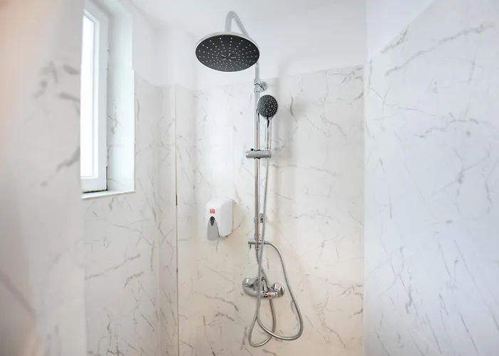 Elegant On Magheru Boulevard - The Art Of Living Simply Apartament