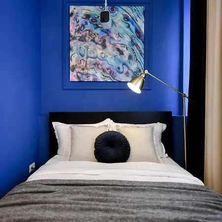 Elegant On Magheru Boulevard - The Art Of Living Simply *