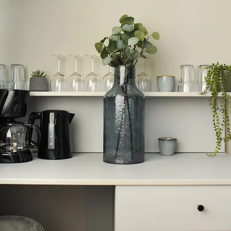 Elegant On Magheru Boulevard - The Art Of Living Simply * Bukareszt