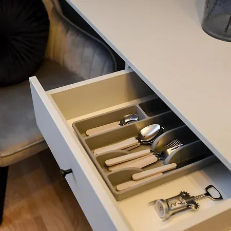 Apartament Elegant On Magheru Boulevard - The Art Of Living Simply *