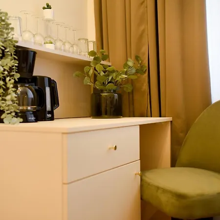 Elegant On Magheru Boulevard - The Art Of Living Simply