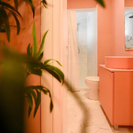 Elegant On Magheru Boulevard - The Art Of Living Simply *