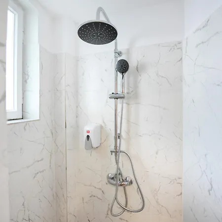 Elegant On Magheru Boulevard - The Art Of Living Simply Apartament