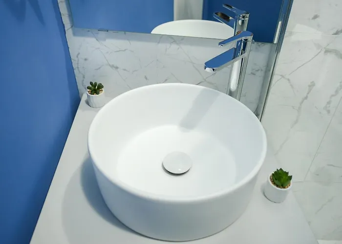 Elegant On Magheru Boulevard - The Art Of Living Simply Apartment *