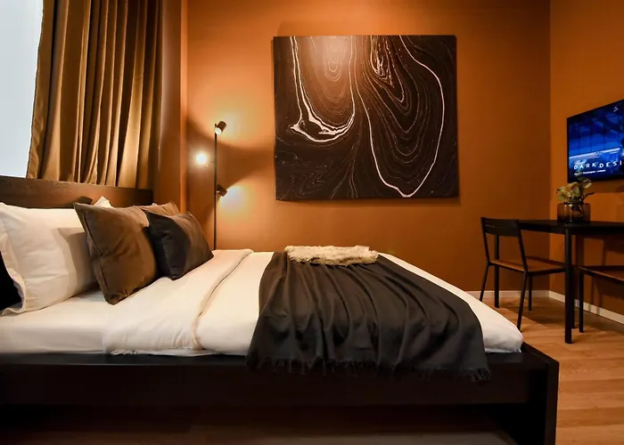 Apartment Elegant On Magheru Boulevard - The Art Of Living Simply